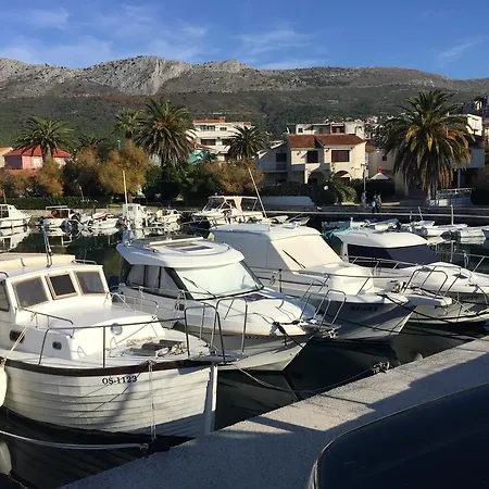 Apartment Leptir Podstrana